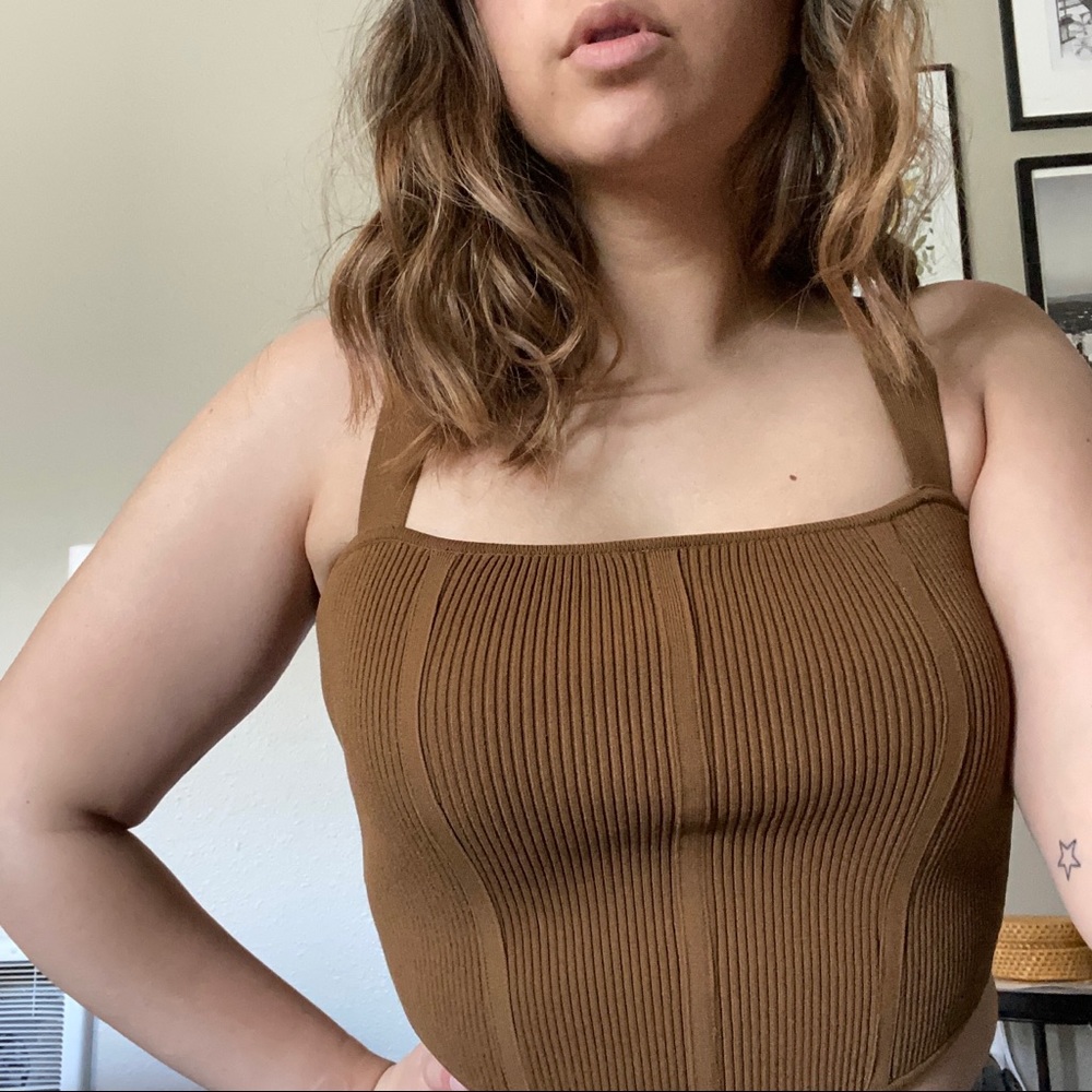 Brown ribbed tank top 🤎